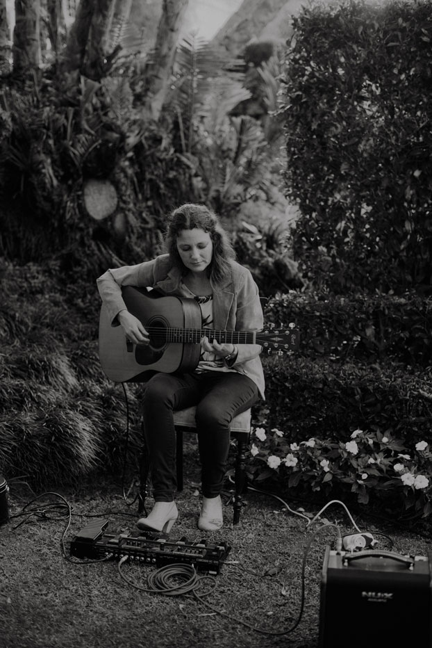 Viccy Wanliss V7 Guitarist in the Winelands, Overberg, Boland and West Coast
